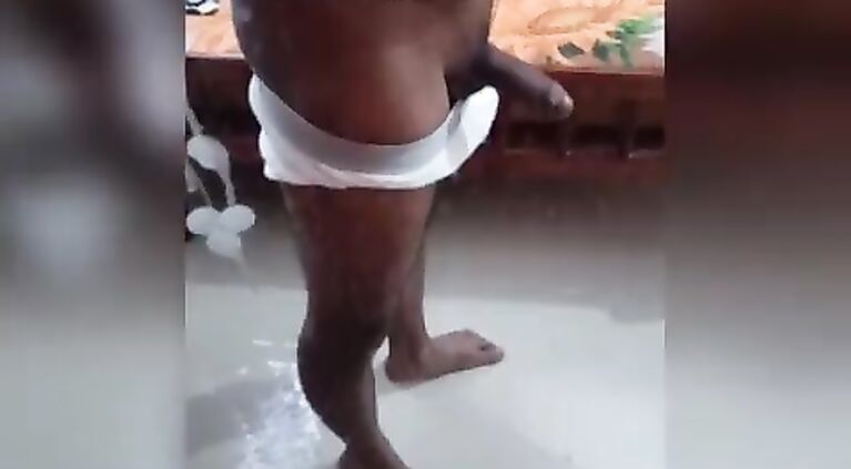 Kerala mallu boy masturbation huge dick.... aranjaanam ..waist chain