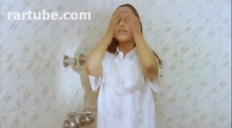Mallu Glamour Cute Queen Reshma Full nude Bathing Scene