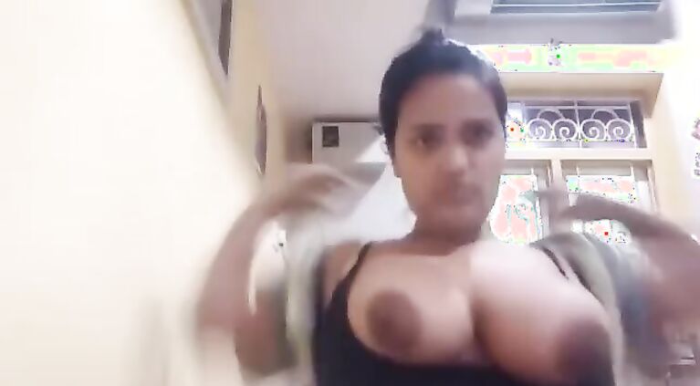 Kerala girl show her naked body to his lover