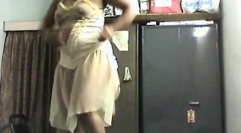 Horny mommy aunty seductive dance!!!