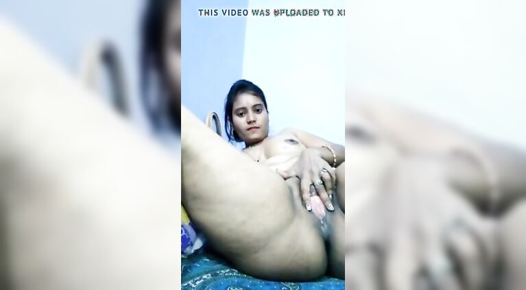 slut bhabhi show vagina on cam