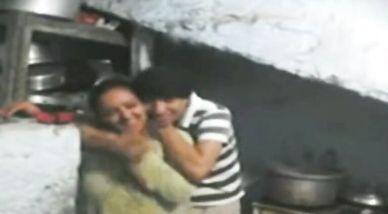 Tamil Bhabhi fuck in the kitchen