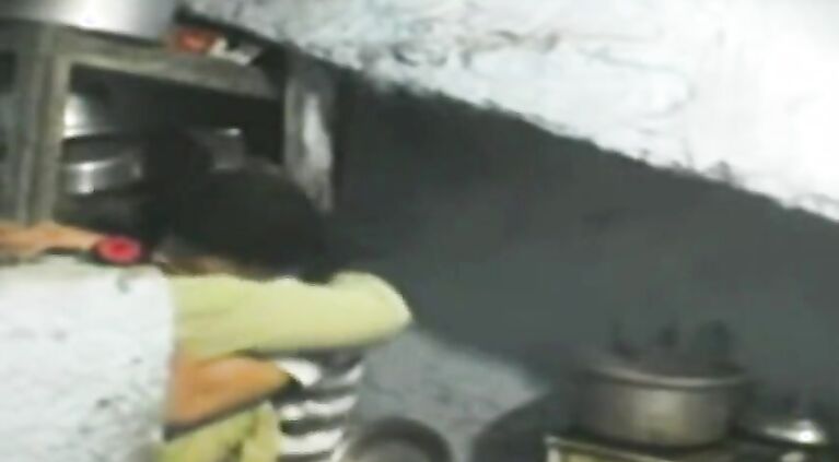 Tamil Bhabhi fuck in the kitchen