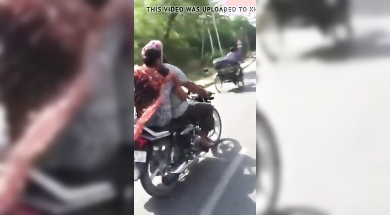 punjabi aunty giving jerking on bike