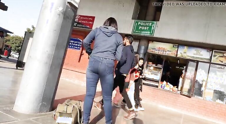 Punjabi Girl In Tight Jeans ( Super-Sexy )
