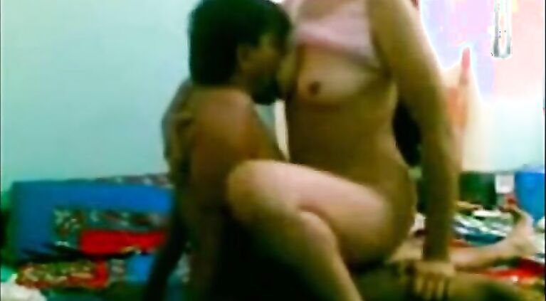 Tamil Aunty fucked by her lover awesome film
