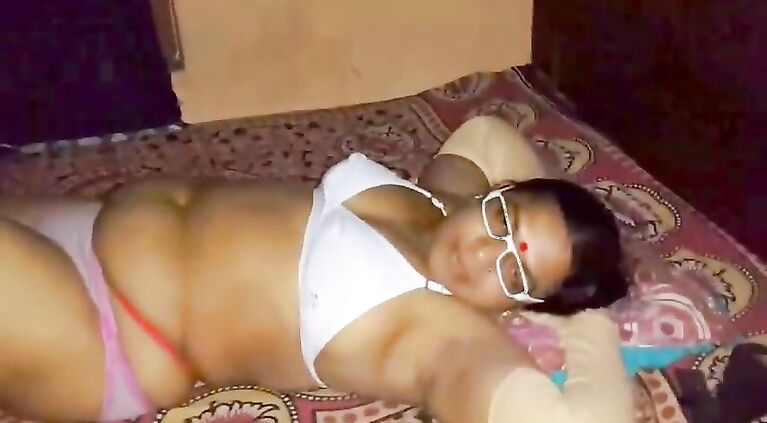 Indian Cute Aunty