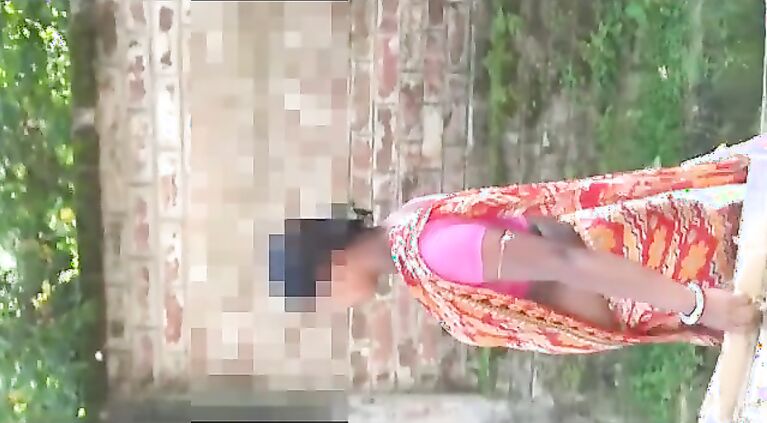 tamil aunty beautiful curve in butt and belly