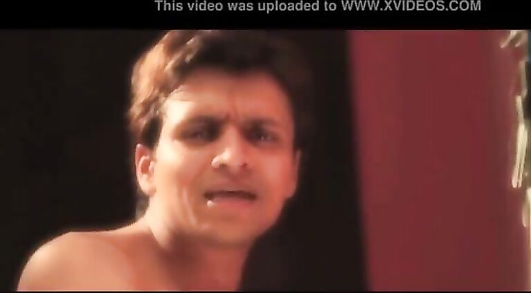 Desi Actress Hindi Hottest Romance Vid song Showing Boobs