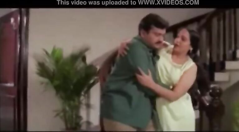 Beautiful Aunty  and Servente Romantic Scenes    Indian cute glamour scene