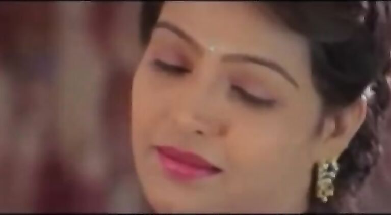 Beautiful Aunty  and Servente Romantic Scenes    Indian cute glamour scene
