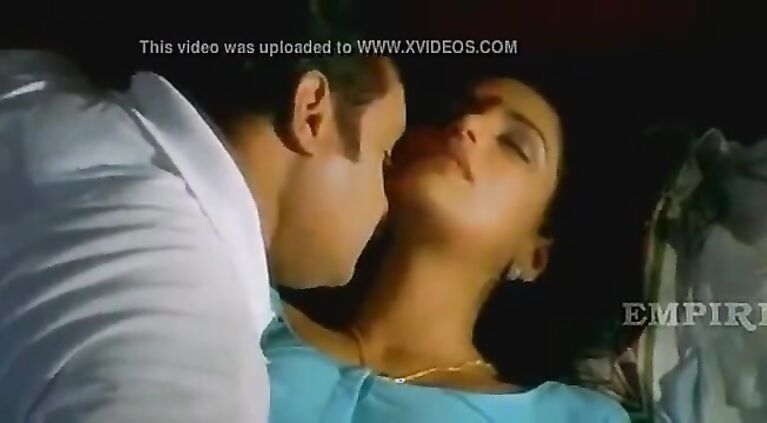 Swetha Menon Sexy With Suresh Gopi In Kadasham