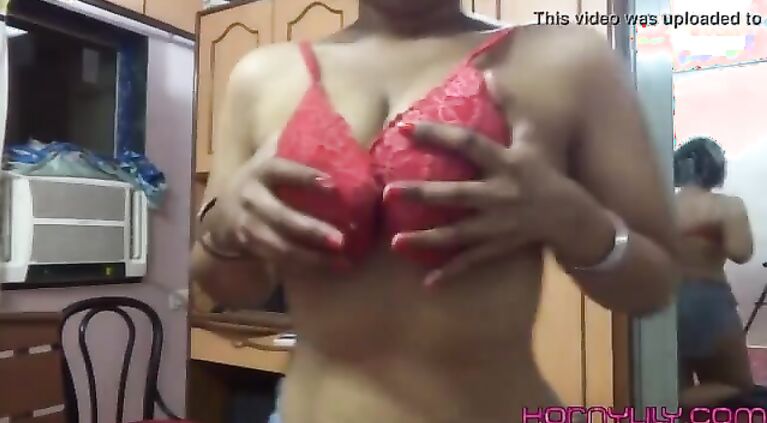 Desi Pornstar Girlfriend Babysitter Horny Lily