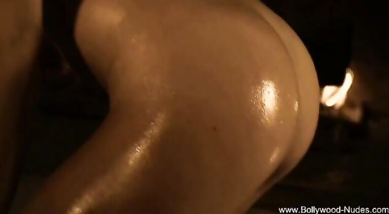 Brunette Desi HOUSEWIFE Dance Reality