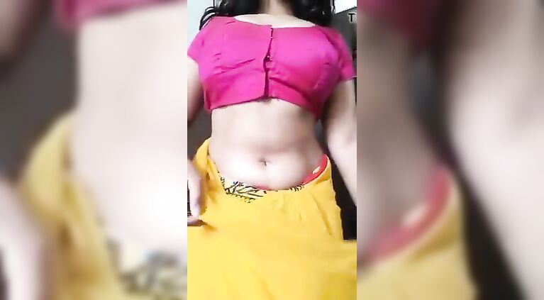 Tamil girl showing