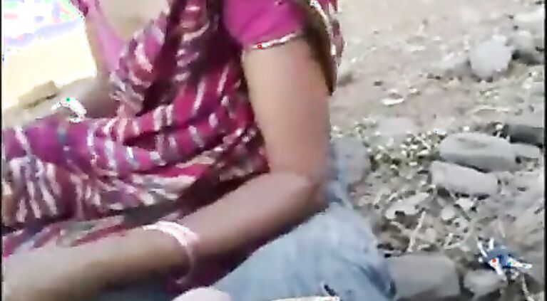 5349163 desi oral her lover outdoor