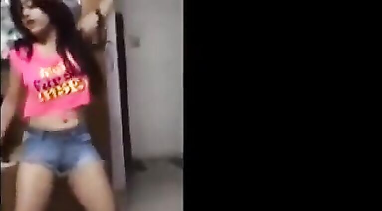 Hot Horny Desi babysitter dancing