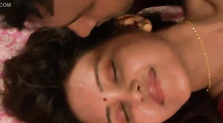 Tamil tamil milf seducing...