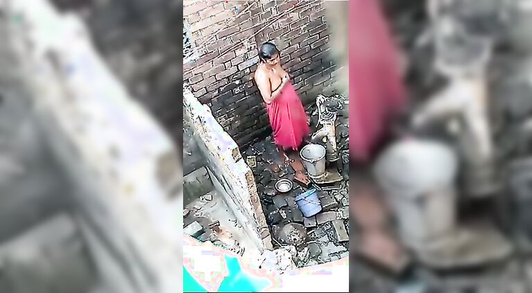 Caught my neighbour bhabhi bathing