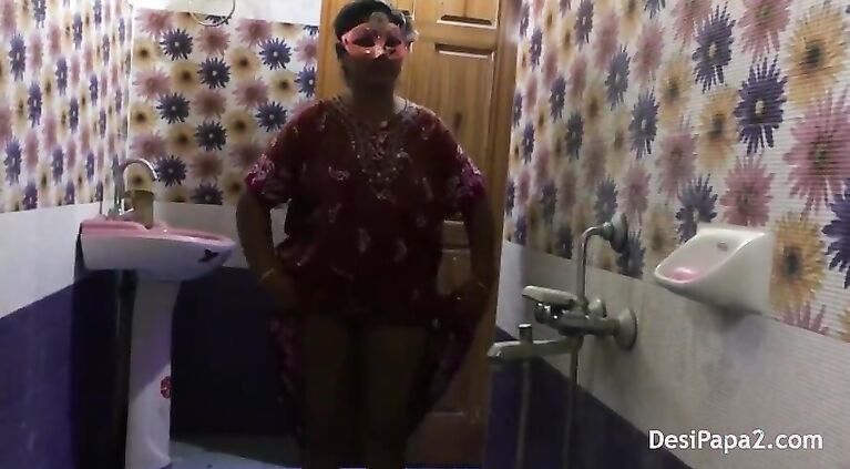 full indian bhabhi beautiful in saree dress desi style bathroom