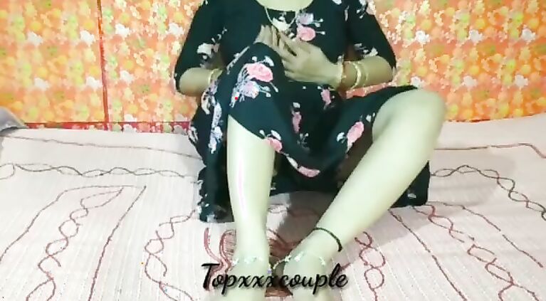 नई-नवेली बहू की रसमलाई चूत की पहली चुदाई।