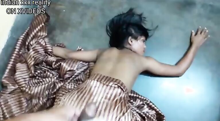 I fuck golden saree Pooja and I cum in butt hole, with dirty hindi audio