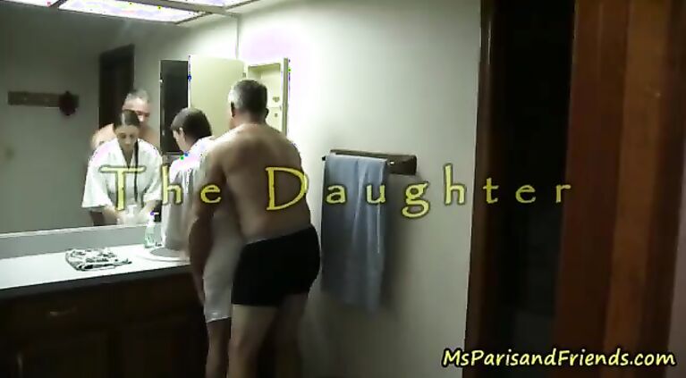 குளியலறைக்கு அப்பாவின் முரட்டு குத்து Indian Family sex
