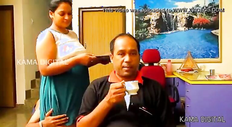 desi huge boob aunty in short vid.