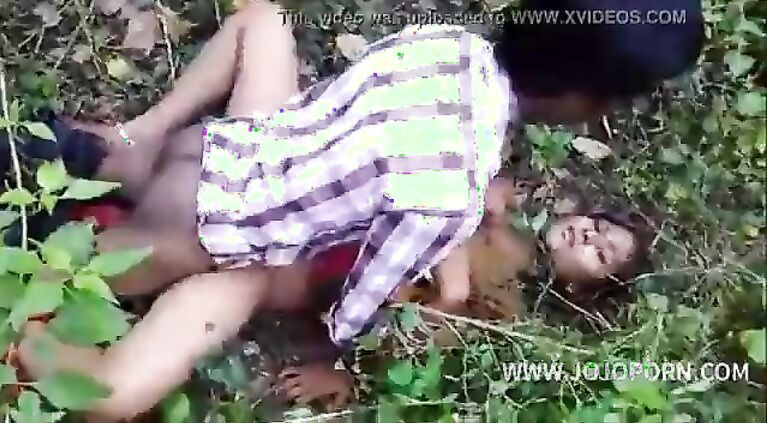 Indian Bhabhi Nude Boobs Pressed Hard by Old Man Clip -- www.jojoporn.com