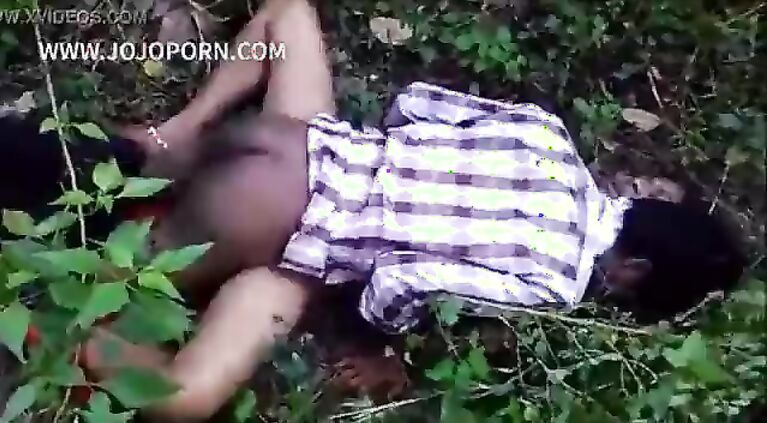 Indian Bhabhi Nude Boobs Pressed Hard by Old Man Clip -- www.jojoporn.com