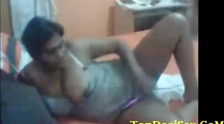 Tamil indian Bhabhi superhot sex with hubbys friend