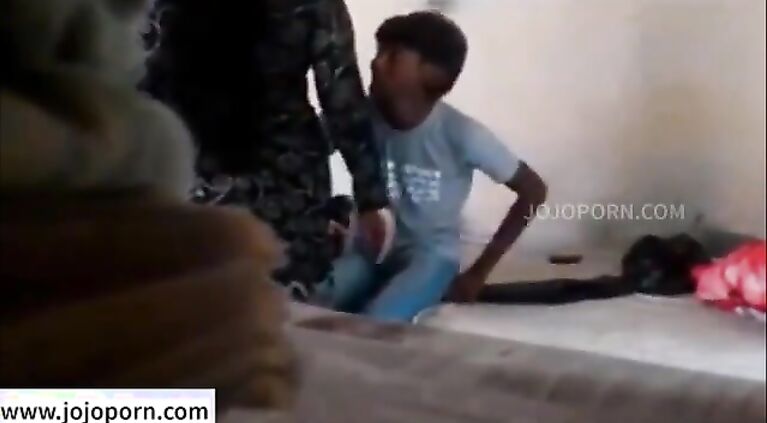 Teenage Desi Couple Fucking -- jojoporn.com