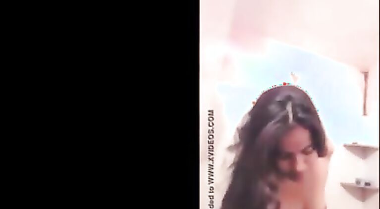FILM-20180724-PV0001-Salem (IT) Indian 21 yrs old unmarried cute and hot college girl showing her boobs and recording it in mobile phone sex porn movie