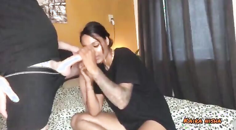 desi slut is on the phone with her boyfriend while cheating on him