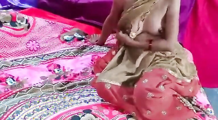 सादी के बाद पड़ोसी की बीवी को चोरी से चोदा