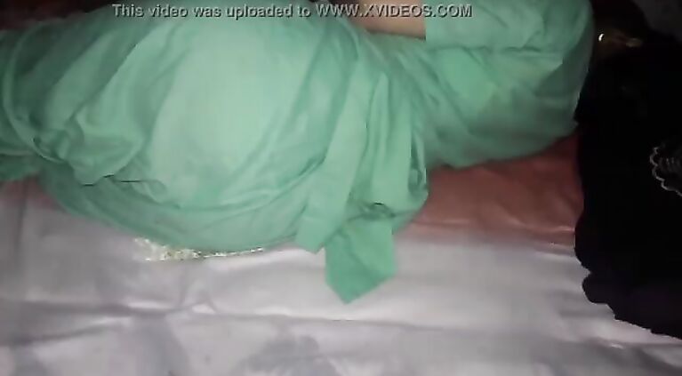 Wanna fuck Huge GAAND of my sleeping mature?