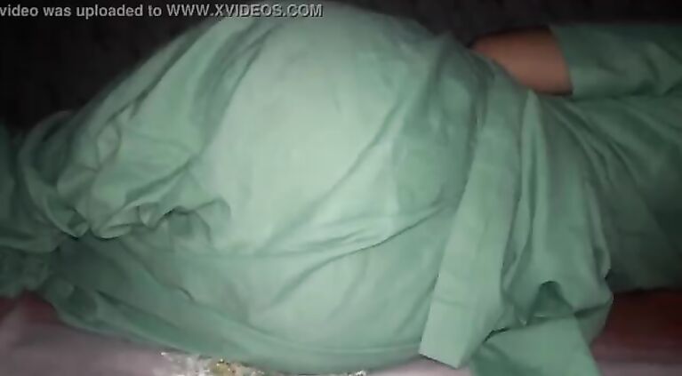 Wanna fuck Huge GAAND of my sleeping mature?