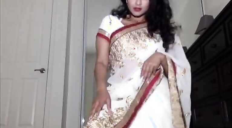 Indian Dhabi in Saree getting Naked and Plays with Hairy Cunt