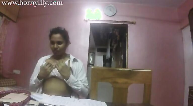 Tamil Aunty Sex Horny Lily In Office
