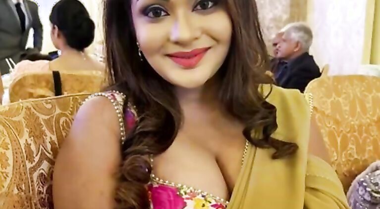 Indian college girl sexy talk latest