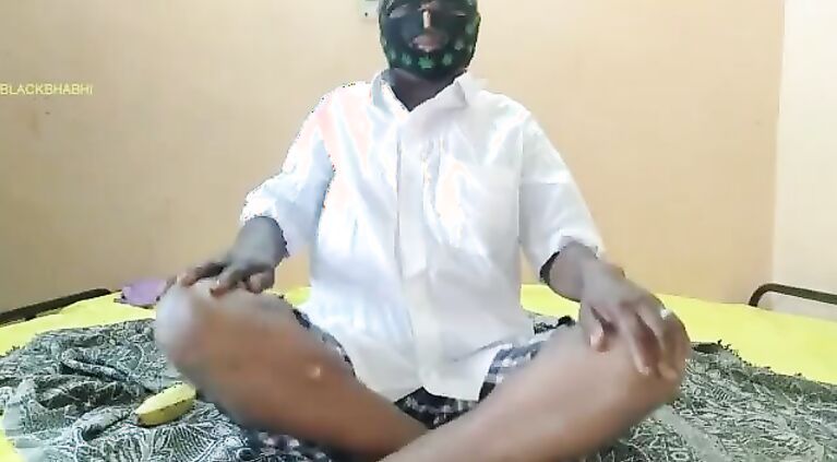 आंटी ने वेबकैम पर सेक्सी गांड दिखाई