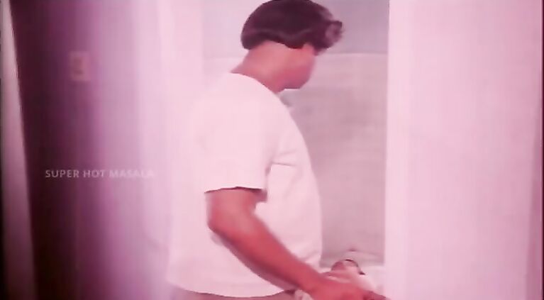 desi horny girl seducing servant