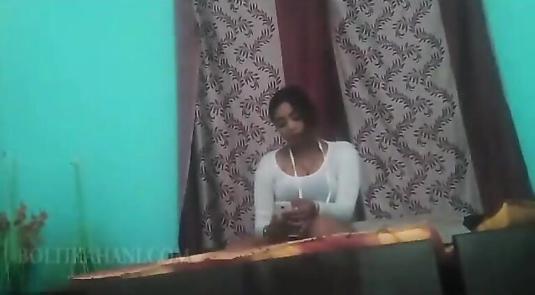 Hindi sexy mallu aunty boobs press