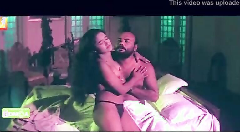 BOLLYWOOD BGRADE FILM UNCENSORED NUDE BOOB INNOCENT ACTRESS