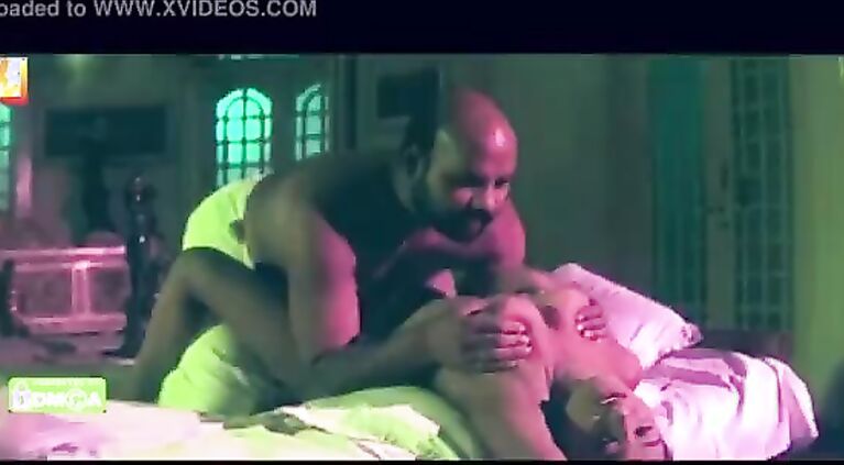 BOLLYWOOD BGRADE FILM UNCENSORED NUDE BOOB INNOCENT ACTRESS
