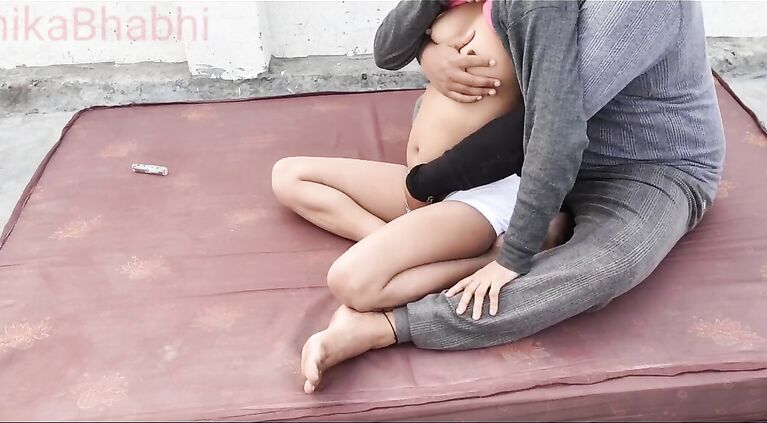 मामा के लड़के ने हमारी छत पर आकर मुझे चोदा