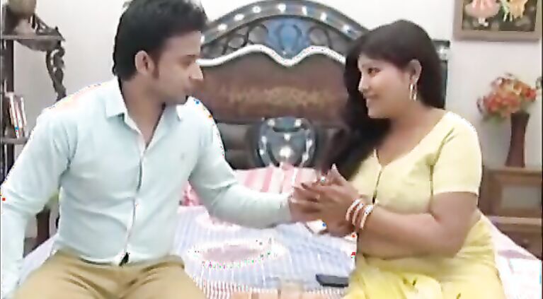 Cute Auntie with hotel boy full hot and beautiful sex Tamil