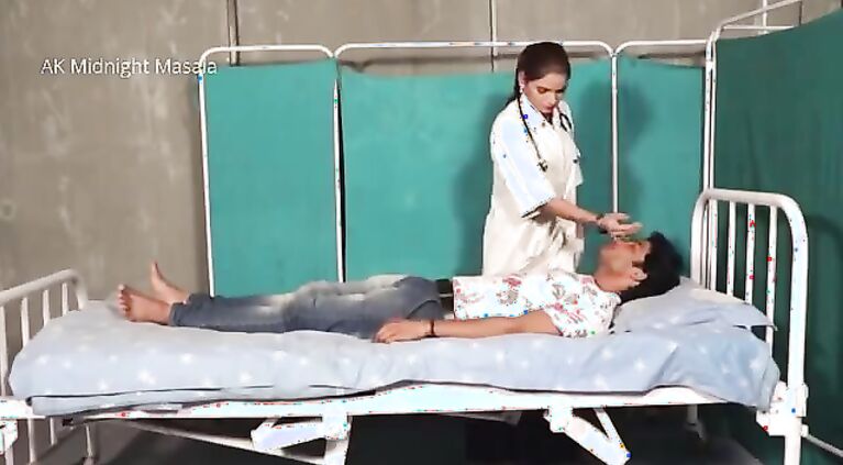 Hindi Lady doctor Shruti bhabhi romance with patient boy in blue saree beautiful scene