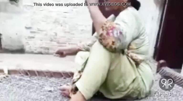 Indian Cute Pakistani Aunty Weed Smoking