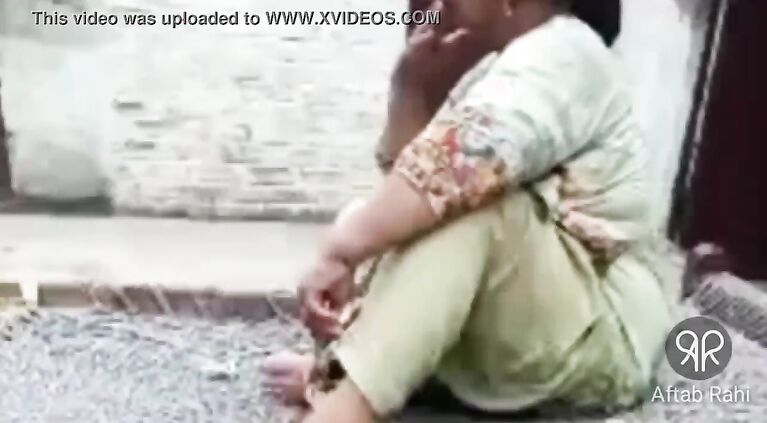 Indian Cute Pakistani Aunty Weed Smoking